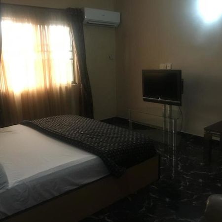 Bucker'S Palace Hotel Sangotedo Bagian luar foto